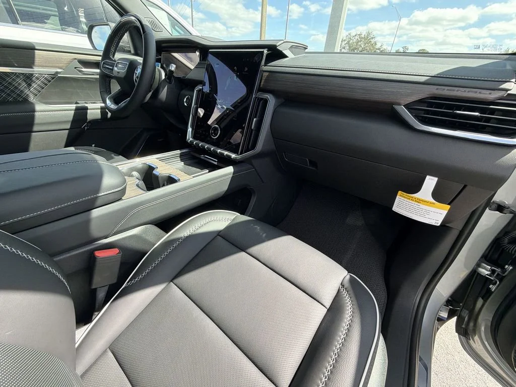 2026 GMC Acadia Denali - Photo 35