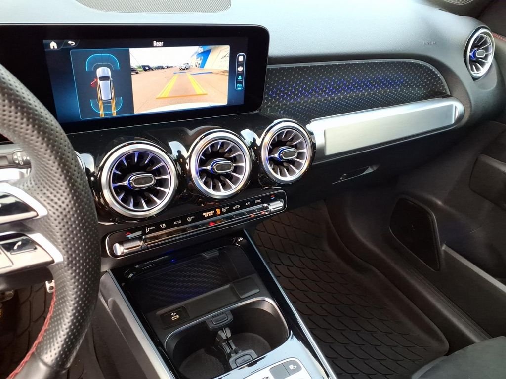 Used 2024 Digital White Metallic Mercedes-Benz GLB 250 image 8