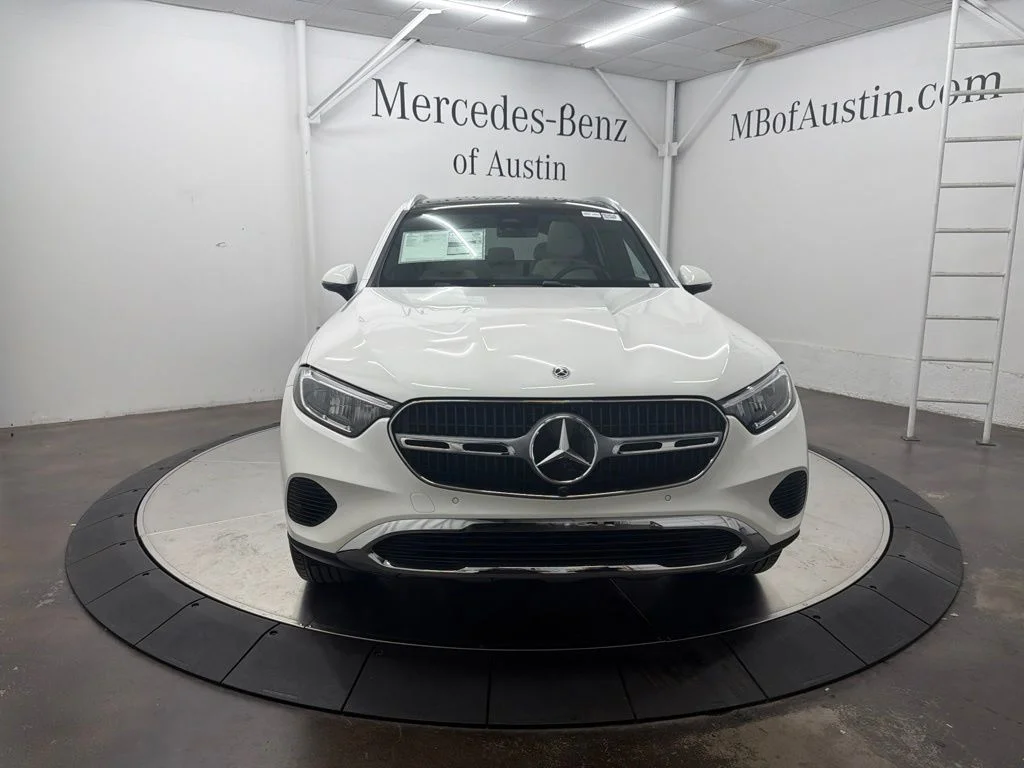 New 2027 White Mercedes-Benz GLC 300 image 2