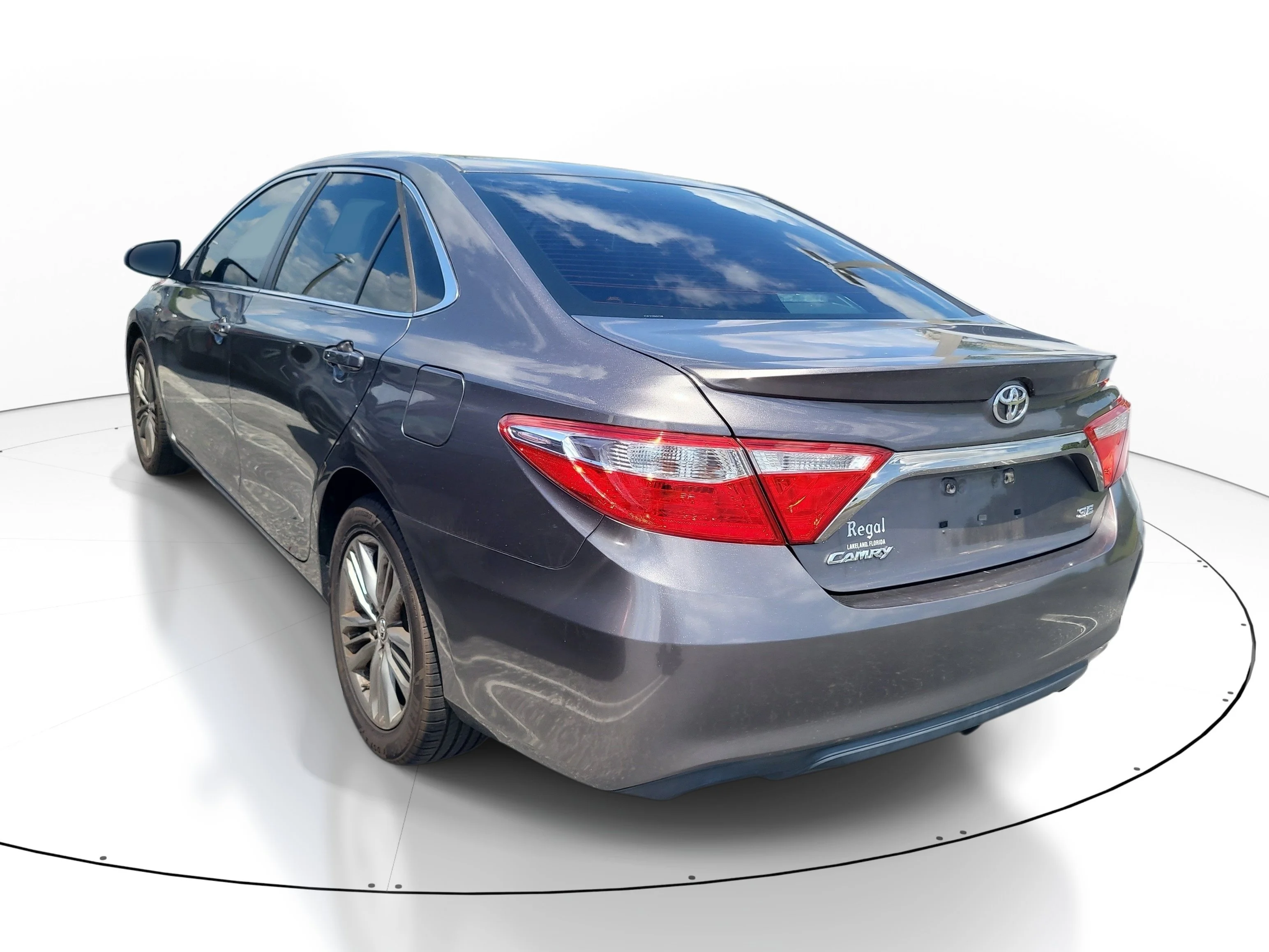 Used 2016 Predawn Gray Mica Toyota XLE image 4
