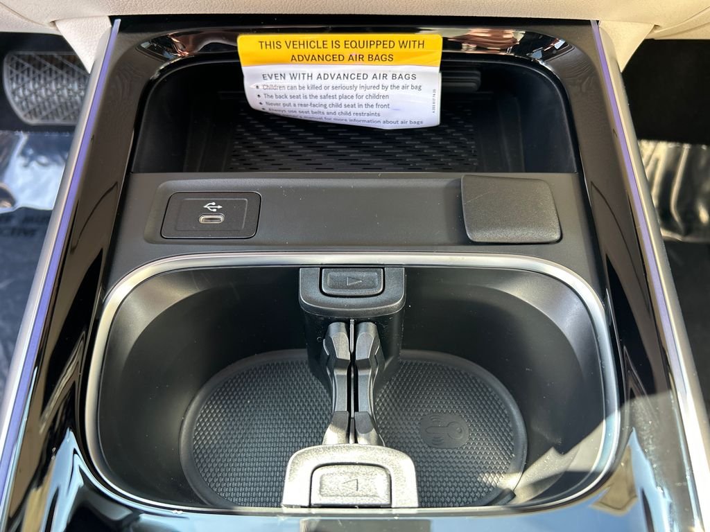 New 2026 Polar White Mercedes-Benz GLB 250 image 21