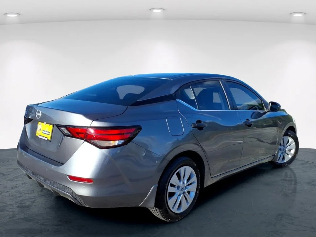 Used 2024 Gray Nissan S image 8