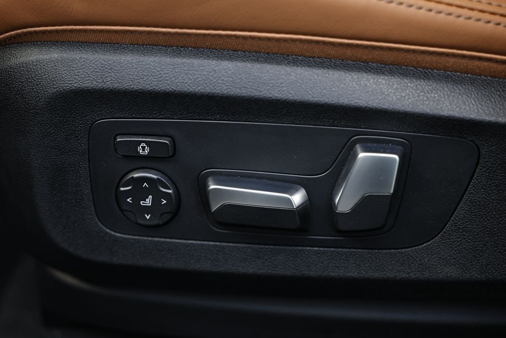 New 2026 Carbon Black BMW xDrive40i image 23