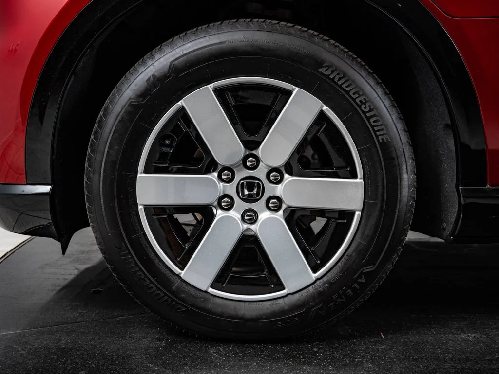 Used 2024 Scarlet Red Metallic Honda Touring image 13