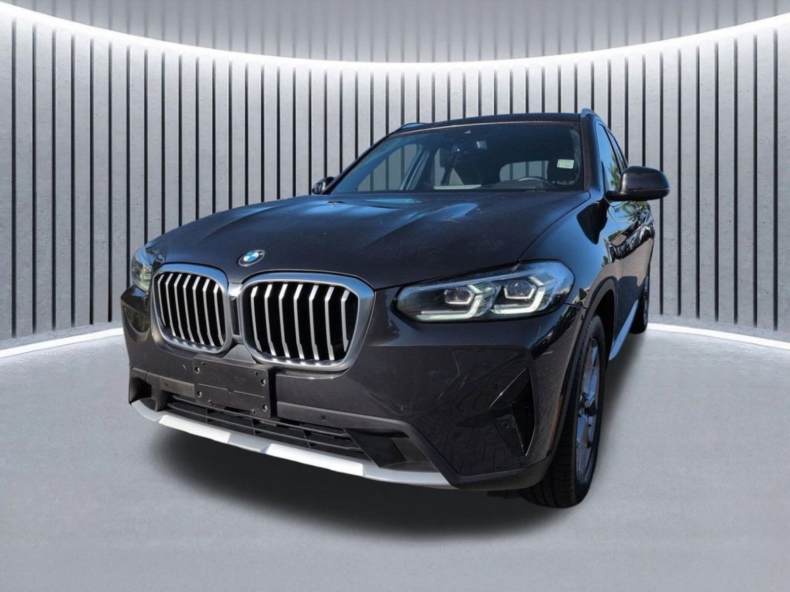 Used 2022 Dark Graphite BMW xDrive30i image 9