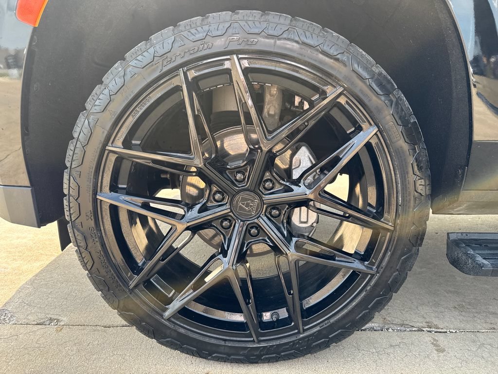 2021 GMC Yukon Denali - Photo 11