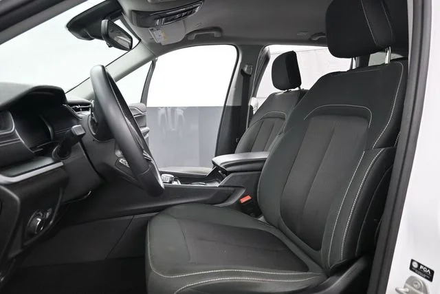 Used 2024 White Jeep Laredo image 17