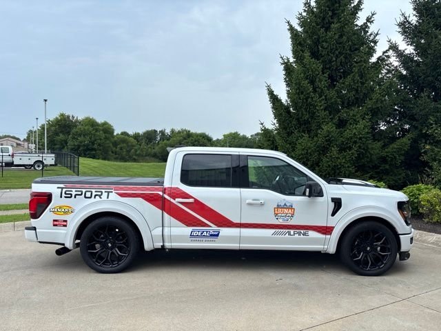 New 2026 Oxford White Ford T-Sport XLT image 4