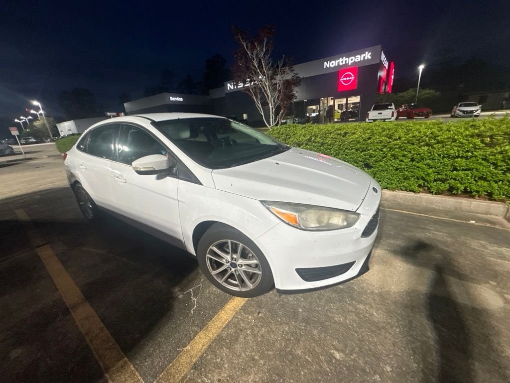 2015 Ford Focus Sedan SE's photo