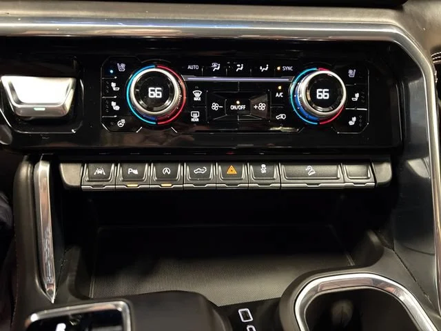 Used 2025 White Frost Tricoat GMC Denali Ultimate image 22