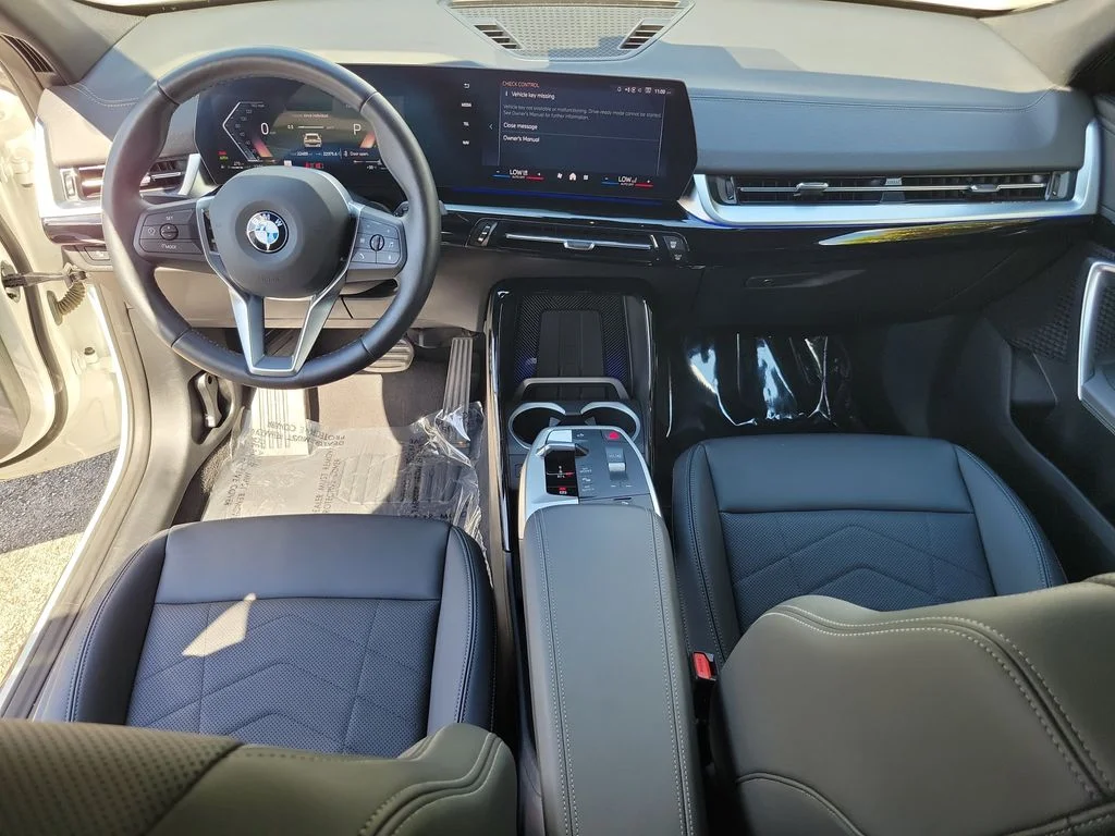 Used 2026 White BMW xDrive28i image 19