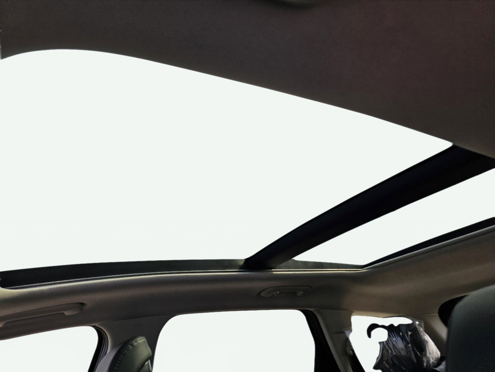 2025 Kia Sportage EX - Photo 18