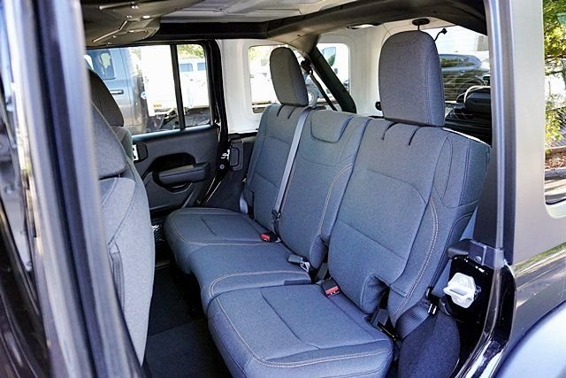 New 2026 Black Clear-Coat Exterior Paint Jeep Sport S image 21