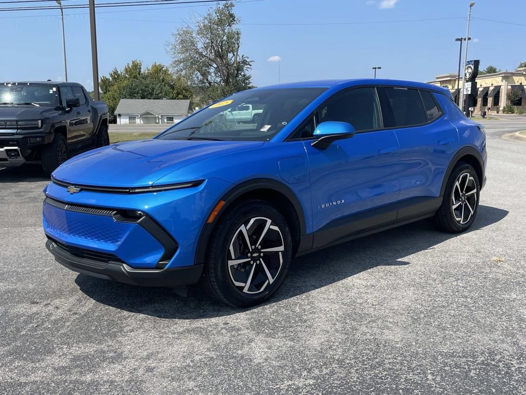 Used 2025 Riptide Blue Metallic Chevrolet LT image 8