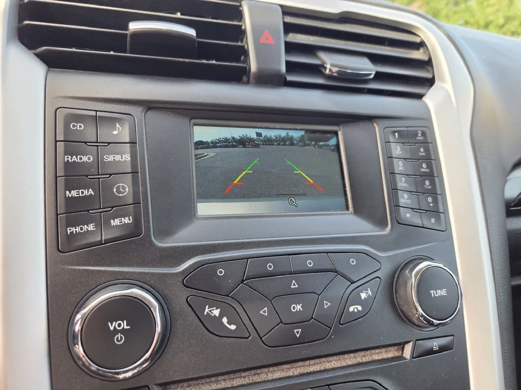 Used 2015 Gold Ford SE image 19