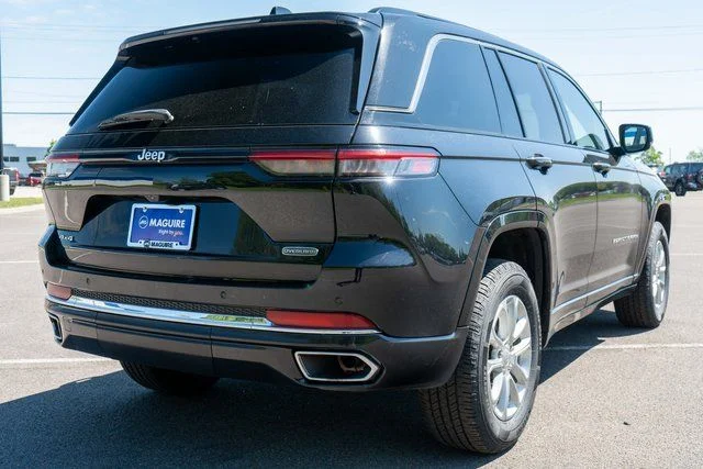 Used 2022 Black Jeep Overland image 6