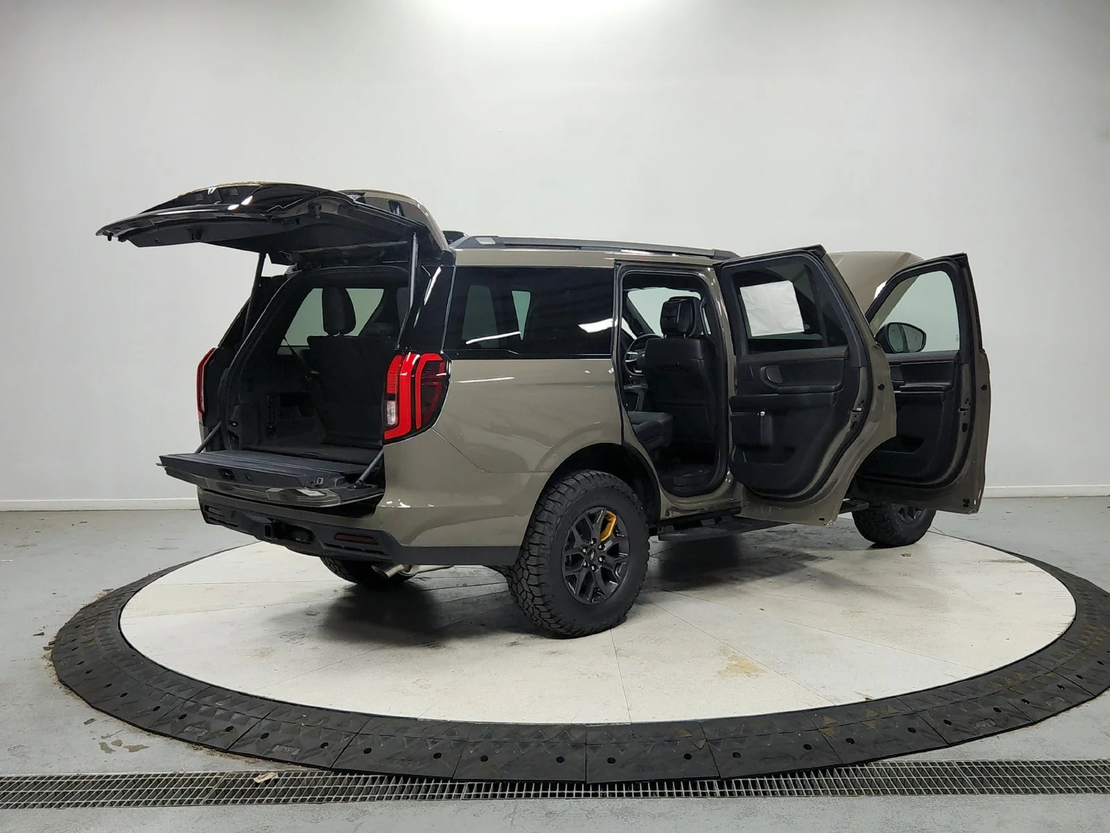 New 2027 Gray Ford Tremor image 16