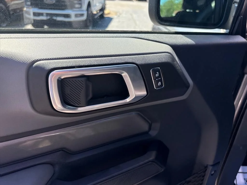 2021 Ford Bronco Base - Photo 18
