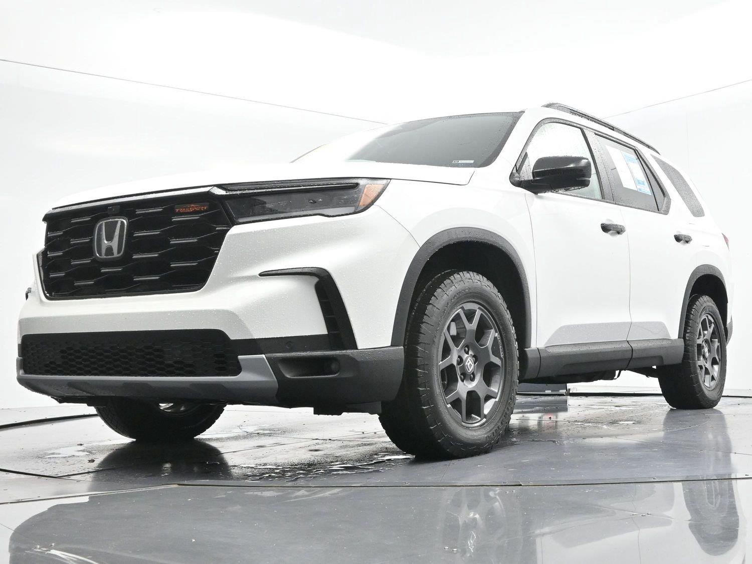 Used 2024 Platinum White Pearl Honda TrailSport image 56