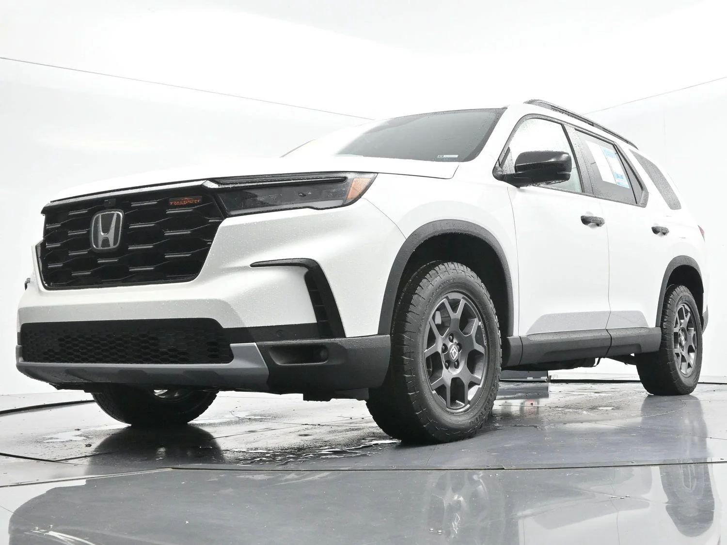 Used 2024 Platinum White Pearl Honda TrailSport image 56