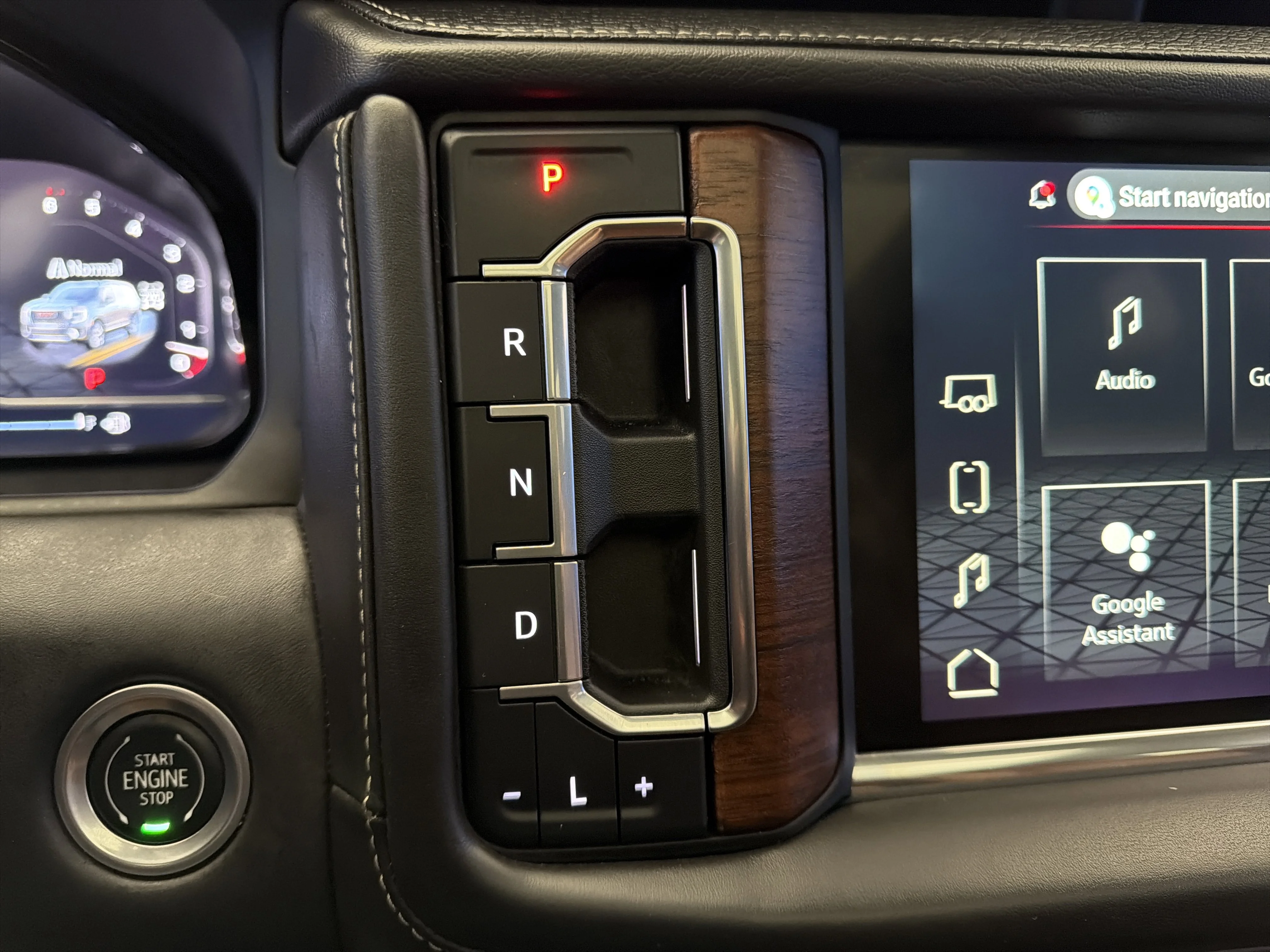 Used 2023 White Frost Tricoat GMC Denali Ultimate image 23