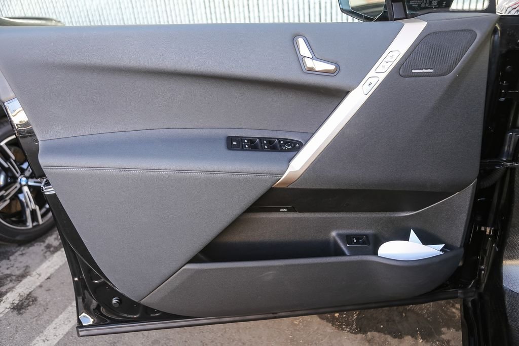 2025 BMW iX 50 - Photo 16