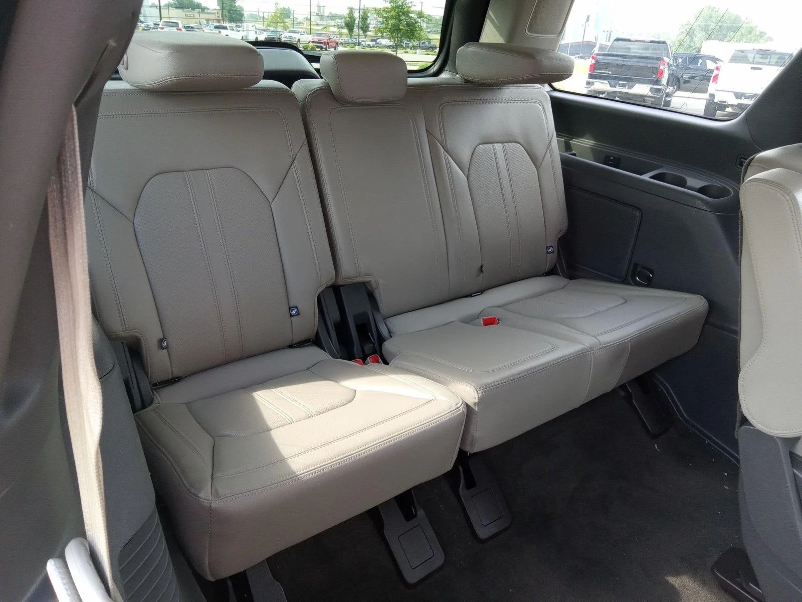 Used 2020 Blue Ford Limited image 12