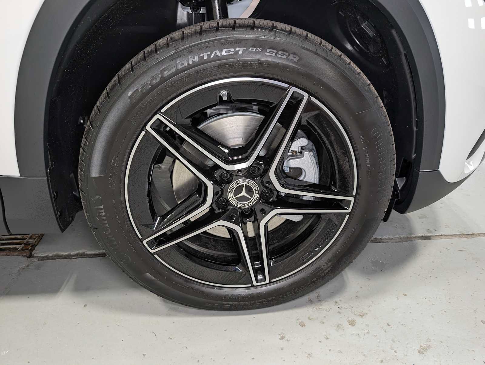 New 2026 Polar White Mercedes-Benz GLA 250 image 3