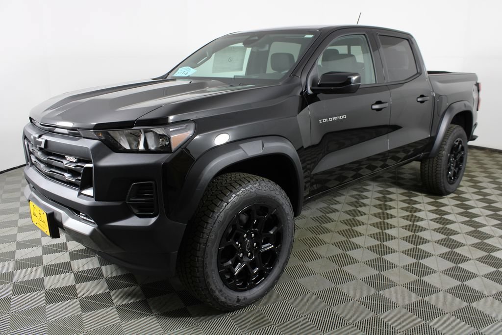2026 Chevrolet Colorado Trail Boss - Photo 3