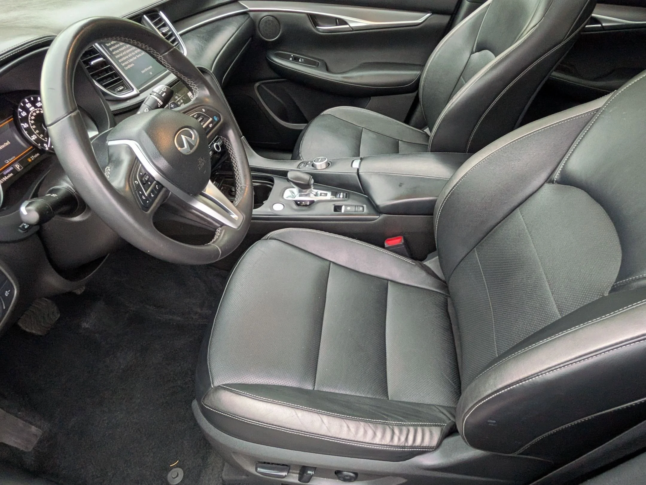 Used 2022 Graphite Shadow INFINITI LUXE image 11