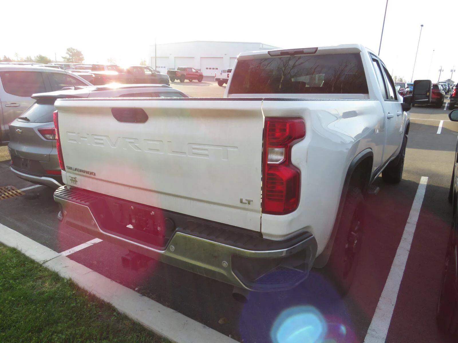 Used 2025  CHEVROLET TRUCK  image 11