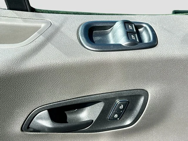 New 2025 Oxford White Ford Base image 13