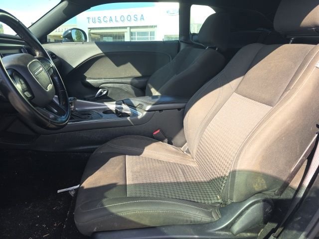 Used 2019 Pitch Black Clearcoat Dodge SXT image 9