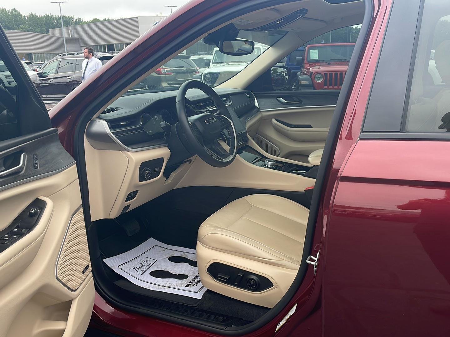 Used 2021 Velvet Red Pearlcoat Jeep Limited image 10