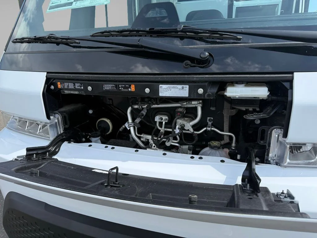 Used 2024 White BrightDrop 240HP image 23