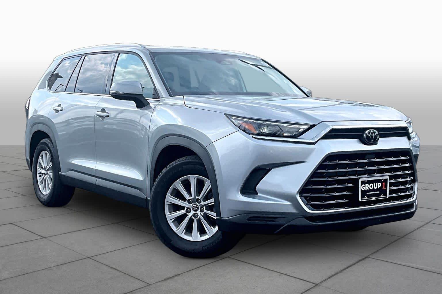 Used 2025 Celestial Silver Metallic Toyota XLE image 3