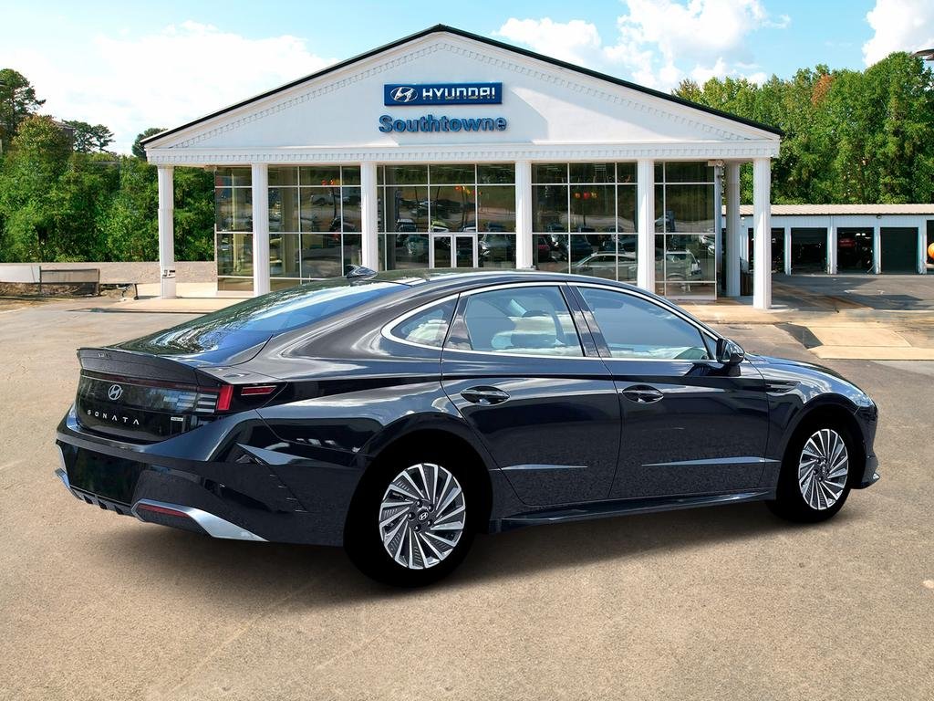 New 2026 Black Hyundai SEL image 8
