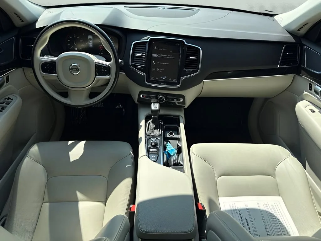 Used 2018  Volvo Momentum image 15