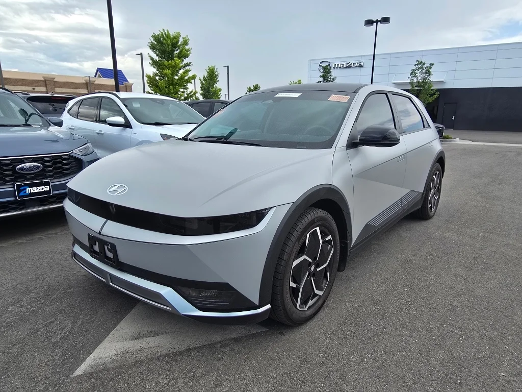 Used 2024 Cyber Gray Hyundai SEL image 1