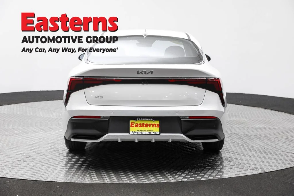 Used 2025 White Kia LXS image 6