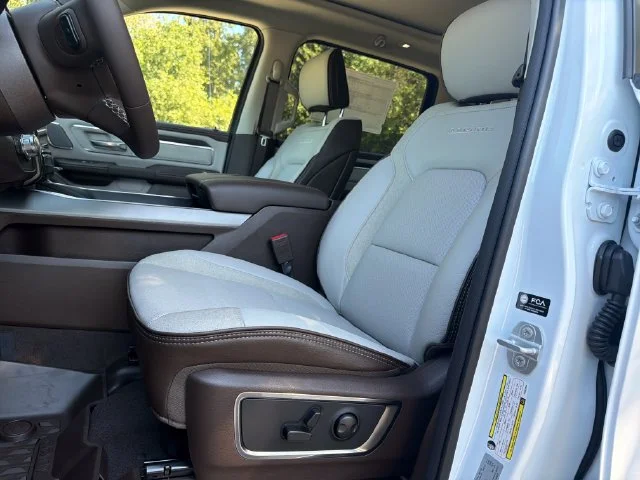 New 2027 Bright White Clear-Coat Exterior Paint RAM Laramie image 13