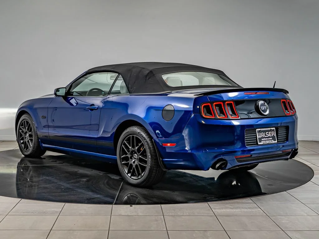 Used 2013 Blue Metallic Ford GT Premium image 8