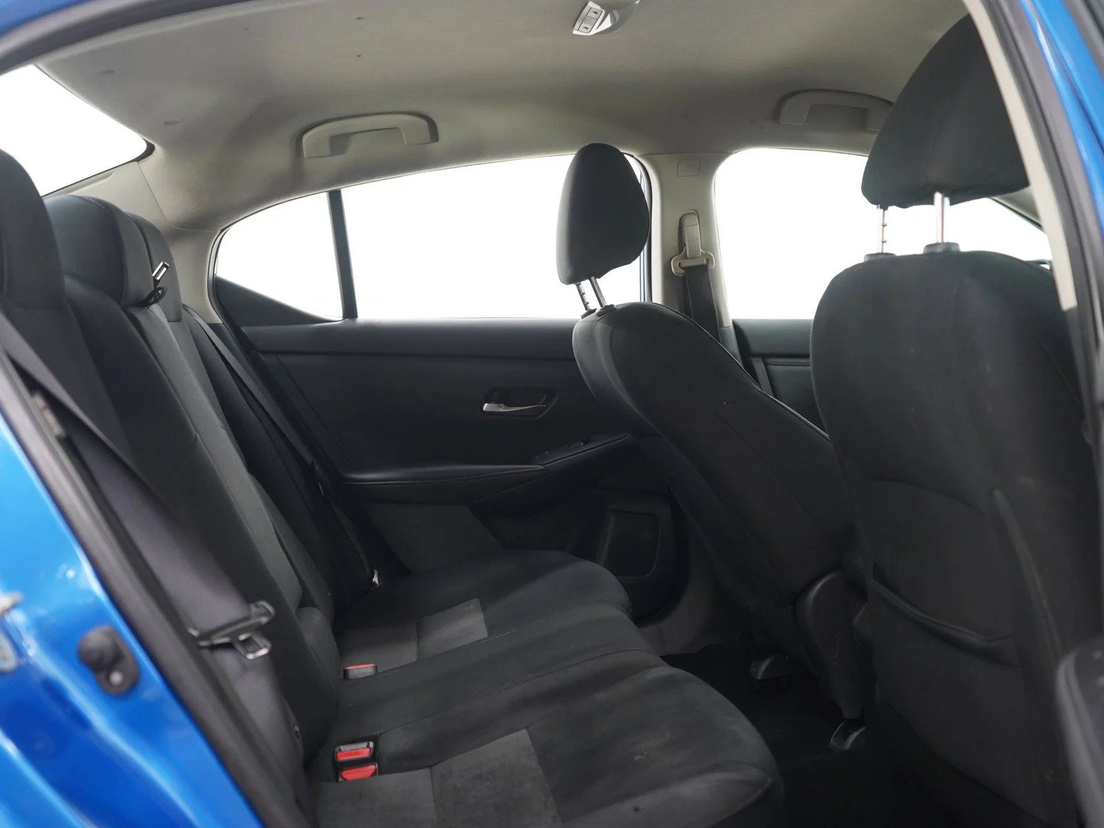 Used 2021 Blue Nissan SV image 12