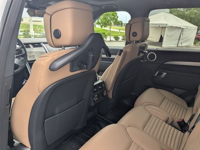 New 2026 Fuji White Land Rover Dynamic SE image 14