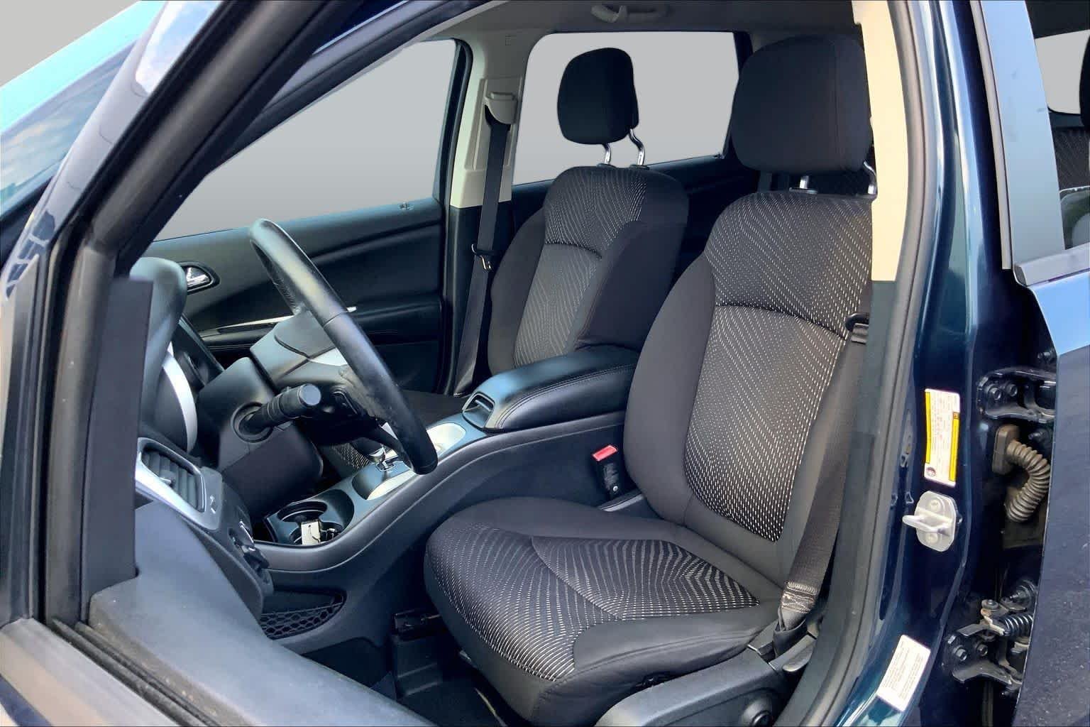 Used 2014 Fathom Blue Pearlcoat Dodge SXT image 7
