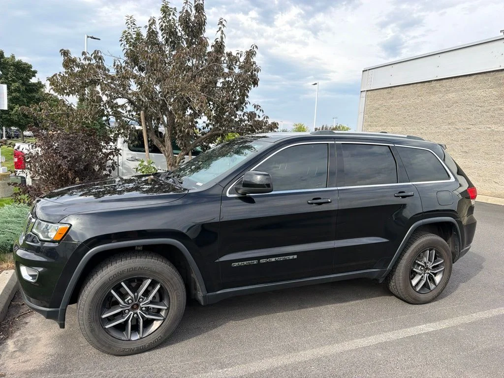 Used 2019 Black Jeep Laredo E image 3