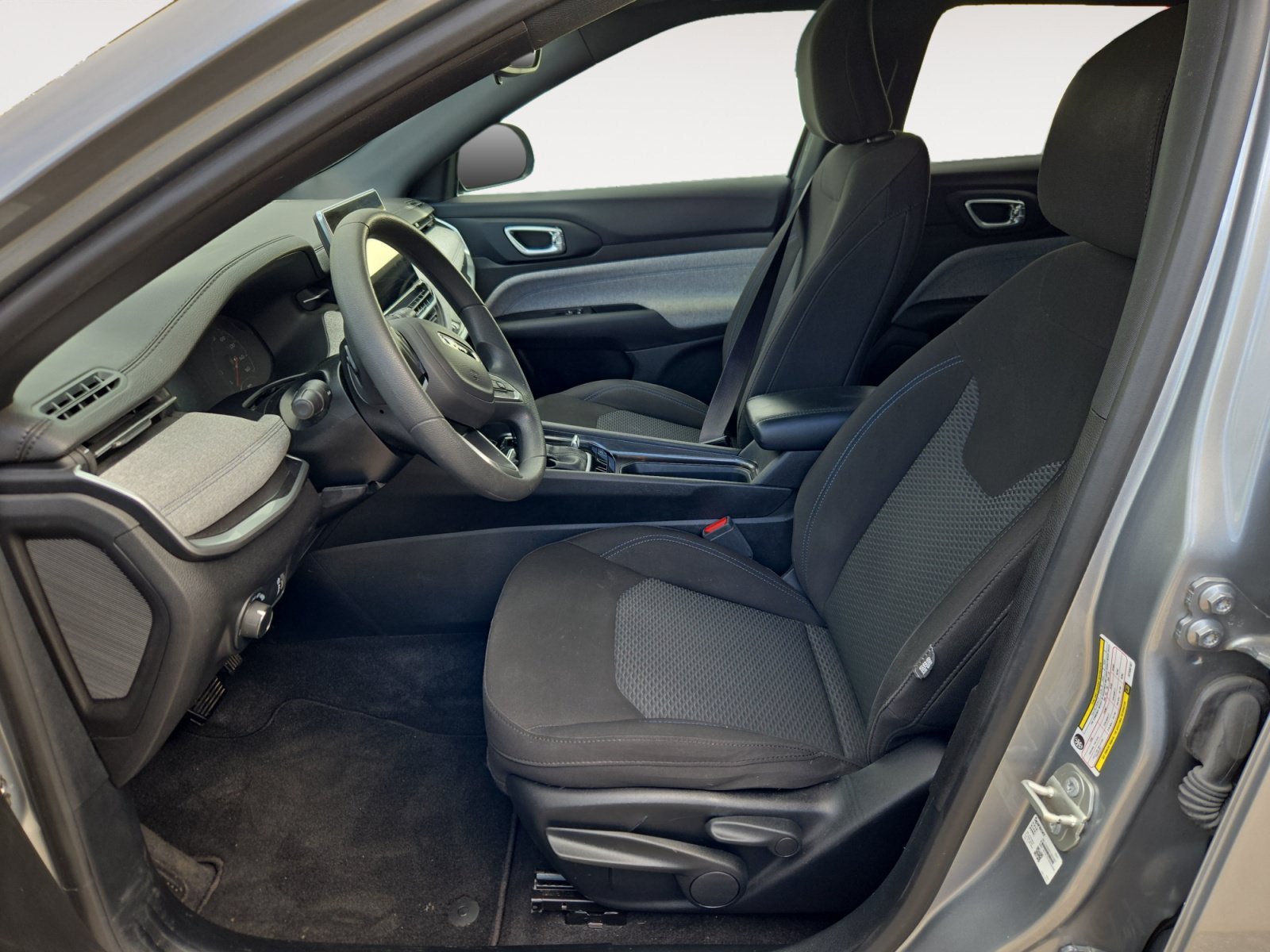 Used 2024 Sting-Gray Clearcoat Jeep Sport image 22