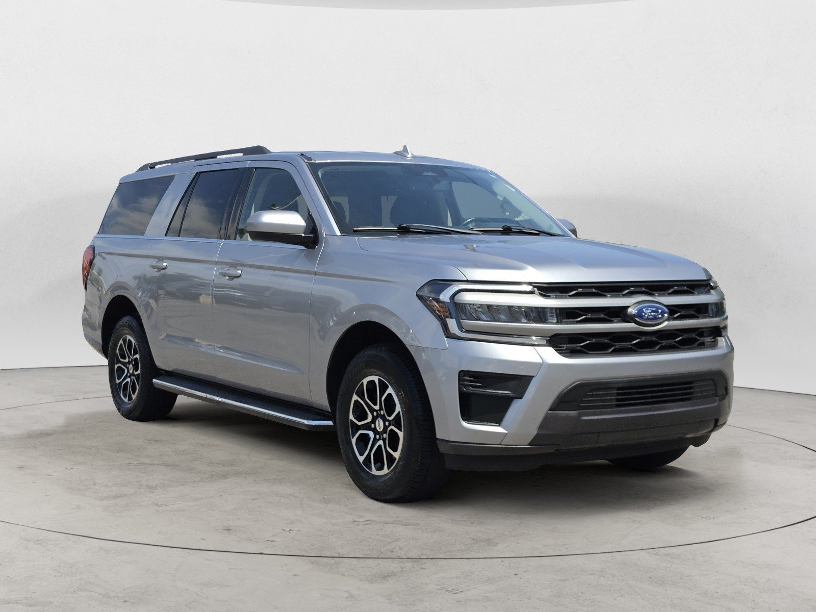Used 2023 Silver Metallic Ford XLT image 2