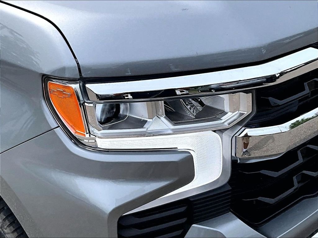 Used 2024 Gray Chevrolet LT image 32