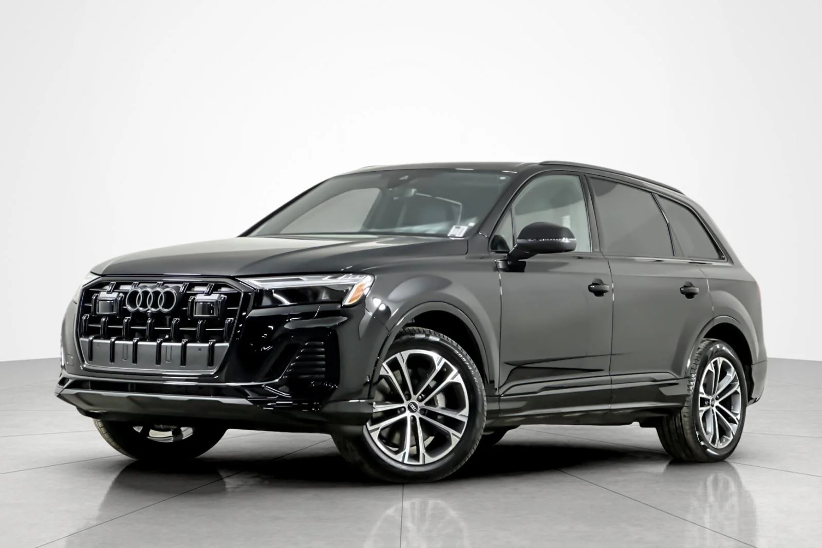 2026 Audi Q7 45 Premium Plus quattro Tiptronic's photo